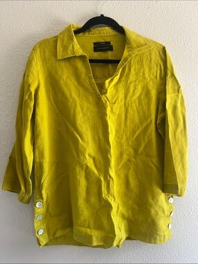 Tahari Chartreuse Linen Split-Neck Tunic with shell side button details, size sm